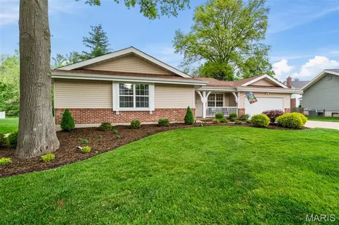 1315 Weidmann Estates Ct, Ballwin, MO 63011