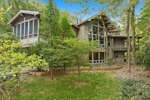 1003 Berry Ln, Edwardsville, IL 62025
