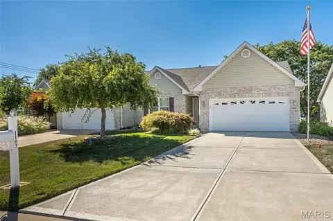 1103 Piepers Glen Ln #1B, O'fallon, MO 63366