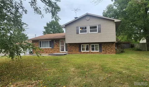 626 Solomon St, Chester, IL 62233