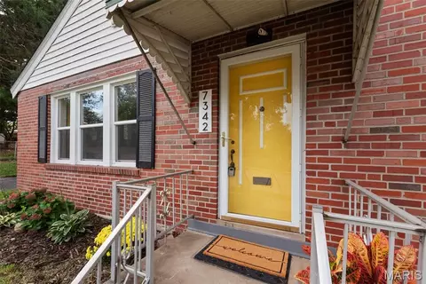 7342 Dale Ave, Richmond Heights, MO 63117