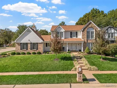 2 Lost Meadow Ct, Saint Charles, MO 63303