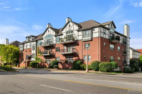2211 S Grand Blvd #210, Saint Louis, MO 63104