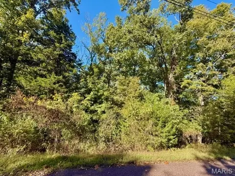 2014 Heather Dr, Lake Sherwood, MO 63357