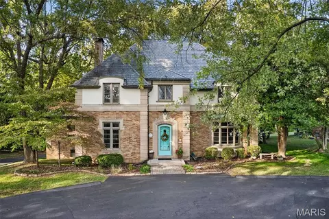 22 Country Club Pl, Belleville, IL 62223