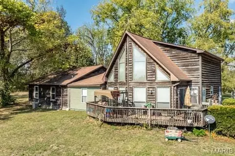 25 Rolfes Ln, Winfield, MO 63389