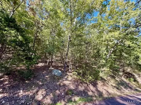 2160 S Lake Sherwood Dr, Lake Sherwood, MO 63357