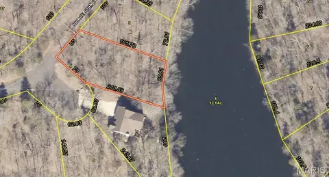 1850 Prince John Dr, Lake Sherwood, MO 63357