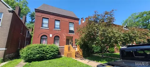 4337 Strodtman Pl, Saint Louis, MO 63107