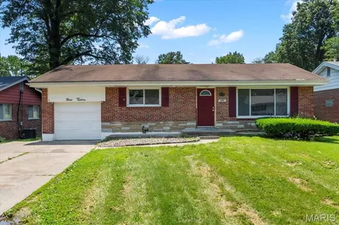 912 Lebon Dr, Saint Louis, MO 63137
