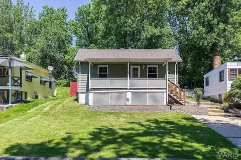 9934 Valley Dr, Saint Louis, MO 63137