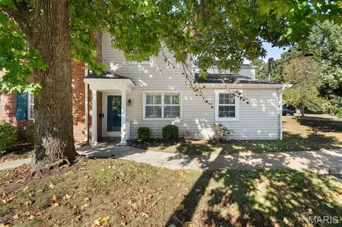9196 Wrenwood Ln, Saint Louis, MO 63144