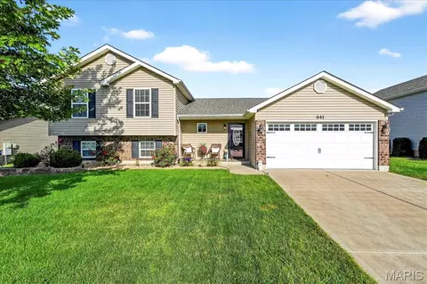 441 Prairie Creek Dr, Wentzville, MO 63385
