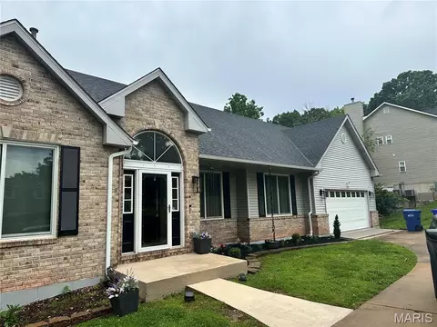 5032 Oak Bluff Dr, High Ridge, MO 63049