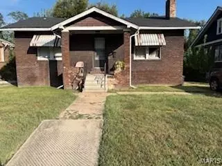 726 Post Pl, East St Louis, IL 62205
