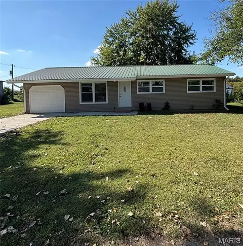 209 Murphy Pl, La Grange, MO 63448