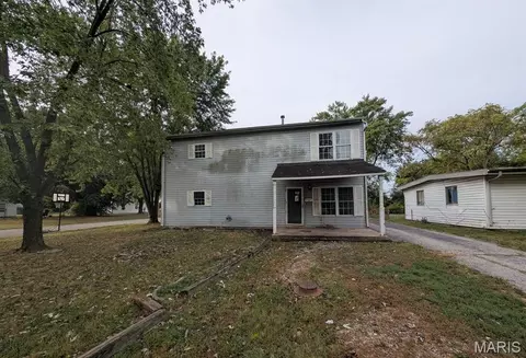 310 E 5th St, Cahokia, IL 62206