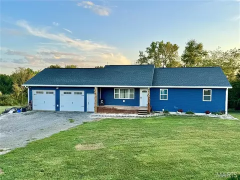 31403 170th St, Canton, MO 63435
