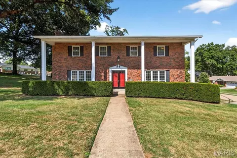 9188 Rusticwood Trail Dr, Crestwood, MO 63126