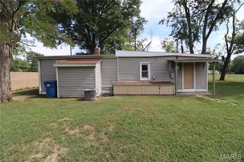 505 Southard Pl, South Roxana, IL 62087