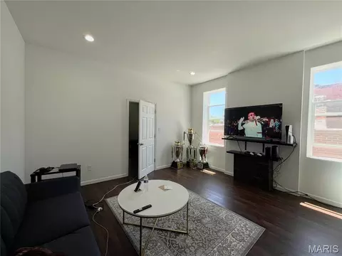 3819 Nebraska Ave, Saint Louis, MO 63118