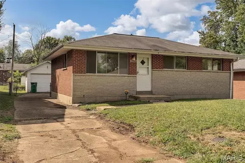 1136 Cove Ln, Saint Louis, MO 63138