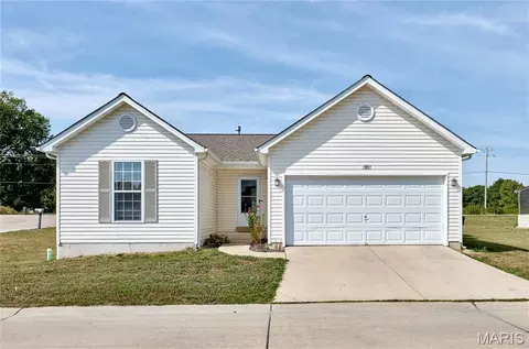 101 Equestrian Dr, Winfield, MO 63389 photo 1