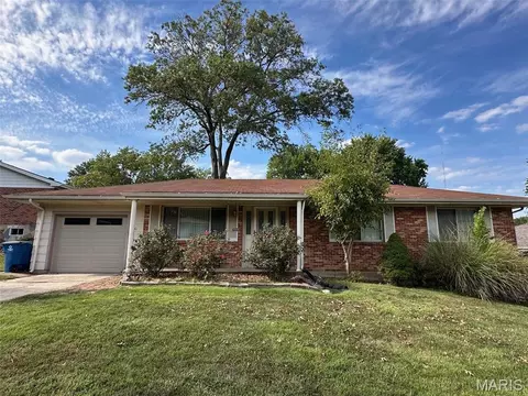 2261 Eleanor Kay Dr, Saint Louis, MO 63125