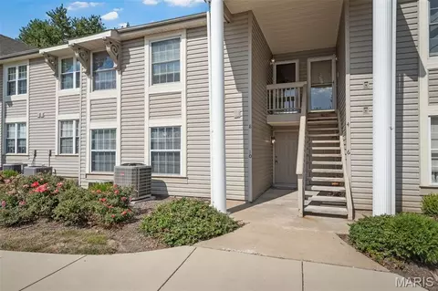 10 Sugarwood Ct #3, Saint Peters, MO 63376