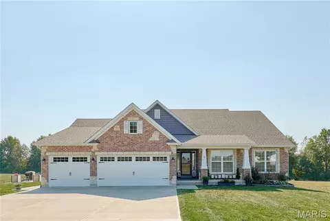 40 Sycamore Grove Dr, Troy, MO 63379