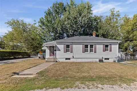2602 Rutledge St, Alton, IL 62002