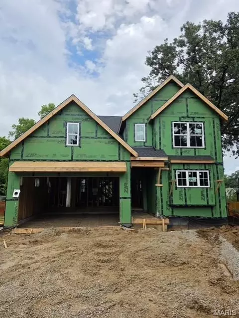 613 Woodard Dr, Kirkwood, MO 63122