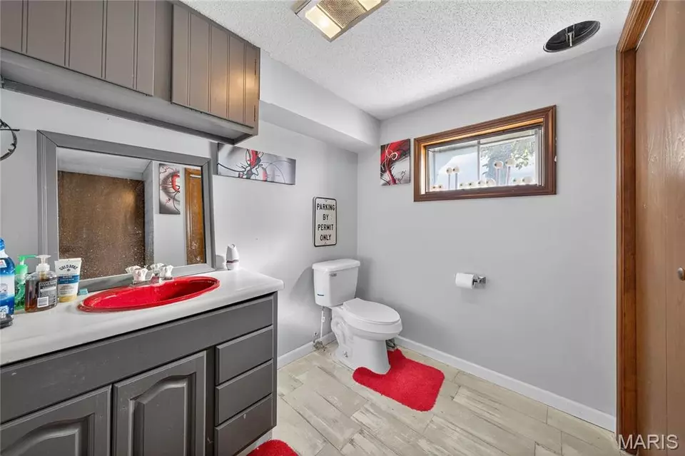 Bath - 511 Mcward Court 1, Bowling Green, MO 63334 photo 3 of 3