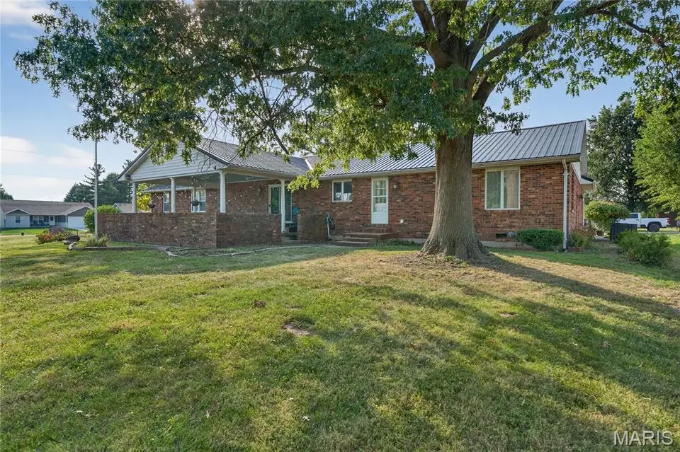 Exterior - 511 Mcward Court 1, Bowling Green, MO 63334 photo 3 of 8