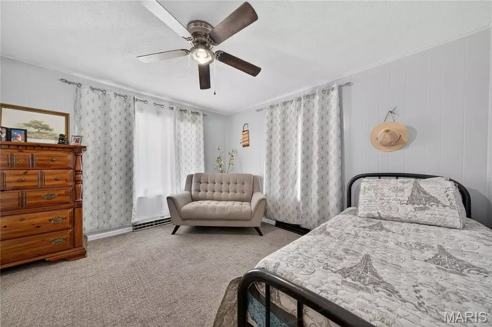 Bedroom - 511 Mcward Court 1, Bowling Green, MO 63334 photo 1 of 7