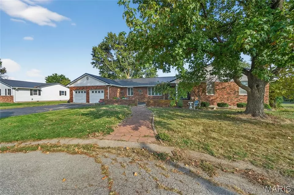 Exterior - 511 Mcward Court 1, Bowling Green, MO 63334 photo 4 of 8