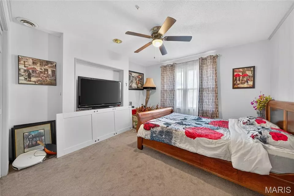 Bedroom - 511 Mcward Court 1, Bowling Green, MO 63334 photo 2 of 7