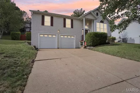 1670 Clover Ct, Barnhart, MO 63012