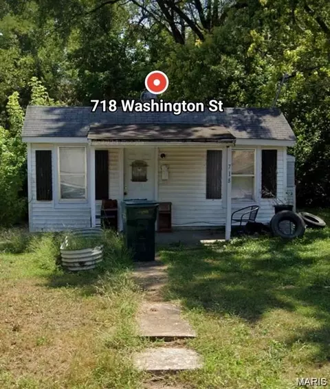 718 Washington St, Louisiana, MO 63353