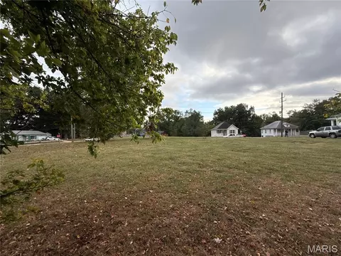 2736 Salu St, Alton, IL 62002