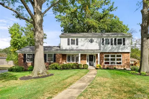 11563 Templar Dr, Creve Coeur, MO 63141