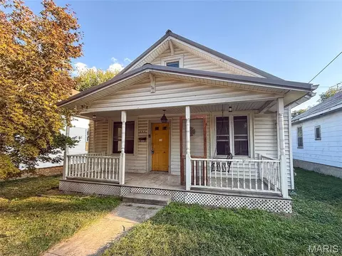 694 Market St, Sainte Genevieve, MO 63670