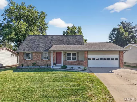 44 Dogwood Ln, Saint Peters, MO 63376