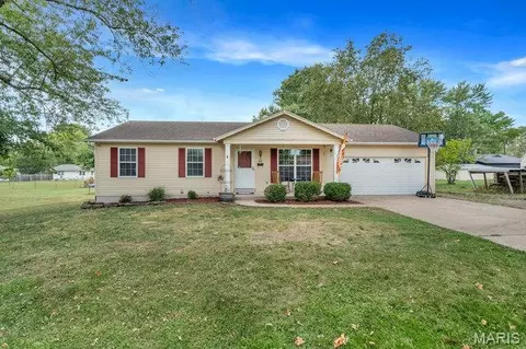 22 S 12th St, Bowling Green, MO 63334