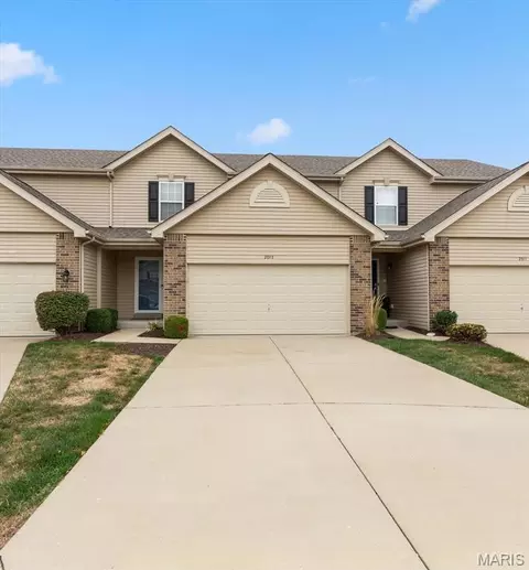 2013 Chestnut Pines Ct, Saint Peters, MO 63376