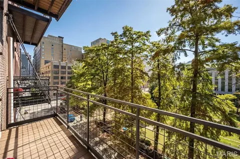 Exterior - 1312 Washington Ave #3B, Saint Louis, MO 63103 photo 3 of 5