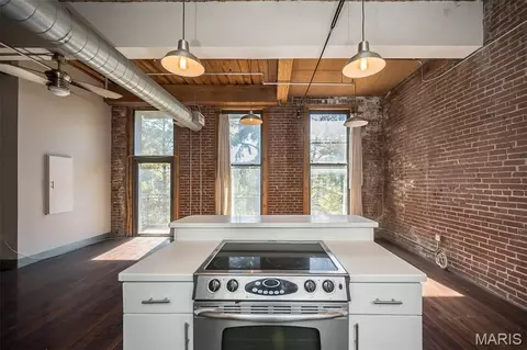 Kitchen - 1312 Washington Ave #3B, Saint Louis, MO 63103 photo 5 of 8
