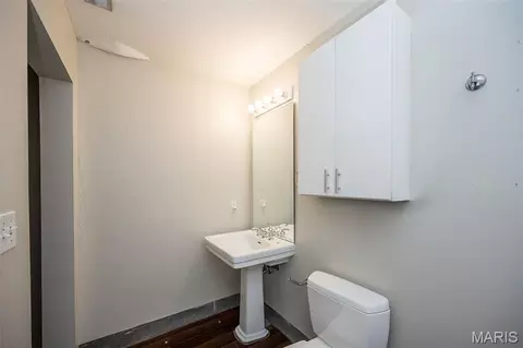 Bath - 1312 Washington Ave #3B, Saint Louis, MO 63103 photo 1 of 5