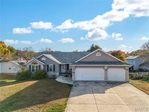 204 Aspen Pt, Glen Carbon, IL 62034