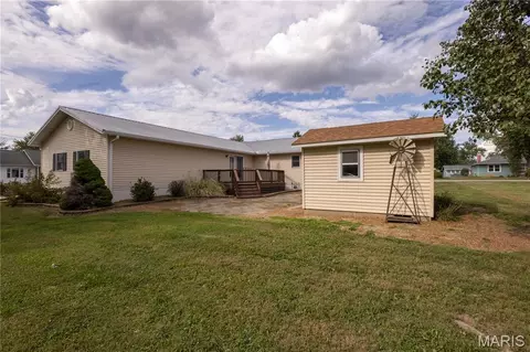 Exterior - 700 Ely St, Perry, MO 63462 photo 10 of 11